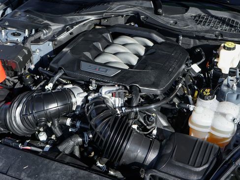 Used 2024 Ford Mustang GT Premium image 12