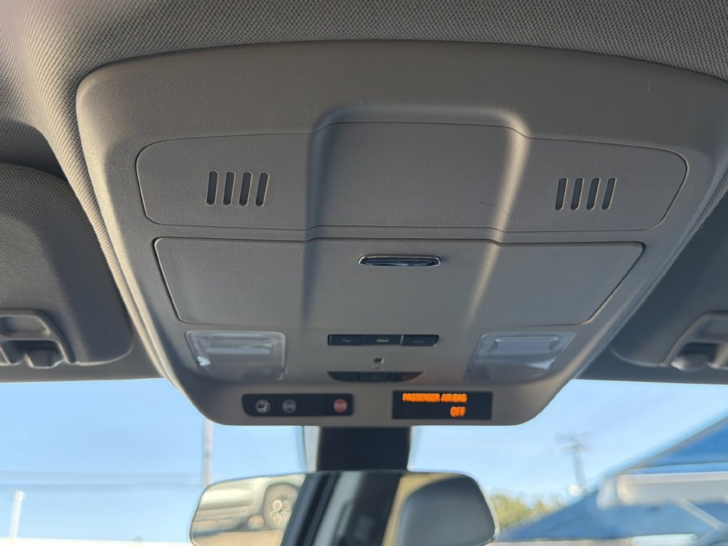 Used 2020 Buick Envision Essence FWD image 22