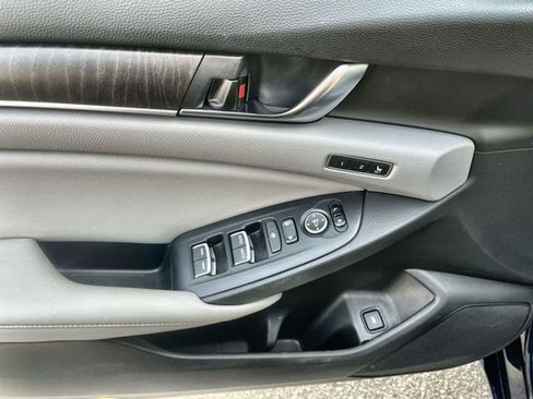 Used 2020 Honda Accord Touring image 17