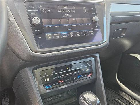 Certified 2022 Volkswagen Tiguan SE w/ Panoramic Sunroof Package FWD image 14