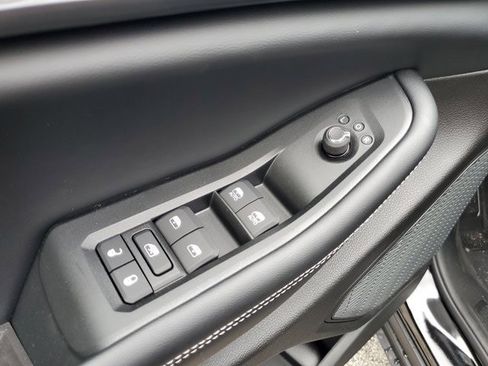 New 2025 Jeep Grand Cherokee L Altitude image 11