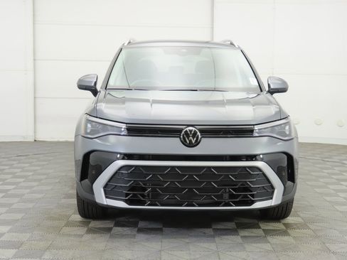 New 2026 Volkswagen Taos SE image 2