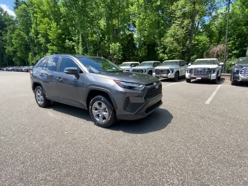Used 2025 Toyota RAV4 XLE AWD/4WD image 10