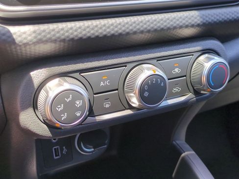 New 2025 Nissan Kicks Play S image 22