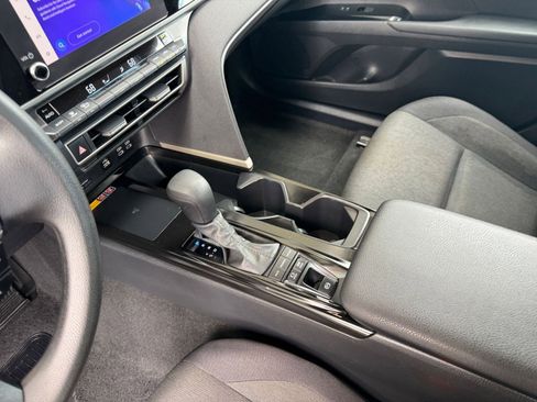 Used 2025 Toyota Camry LE image 41