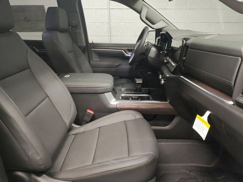 New 2026 GMC Sierra 1500 SLT w/ SLT Premium Plus Package image 7
