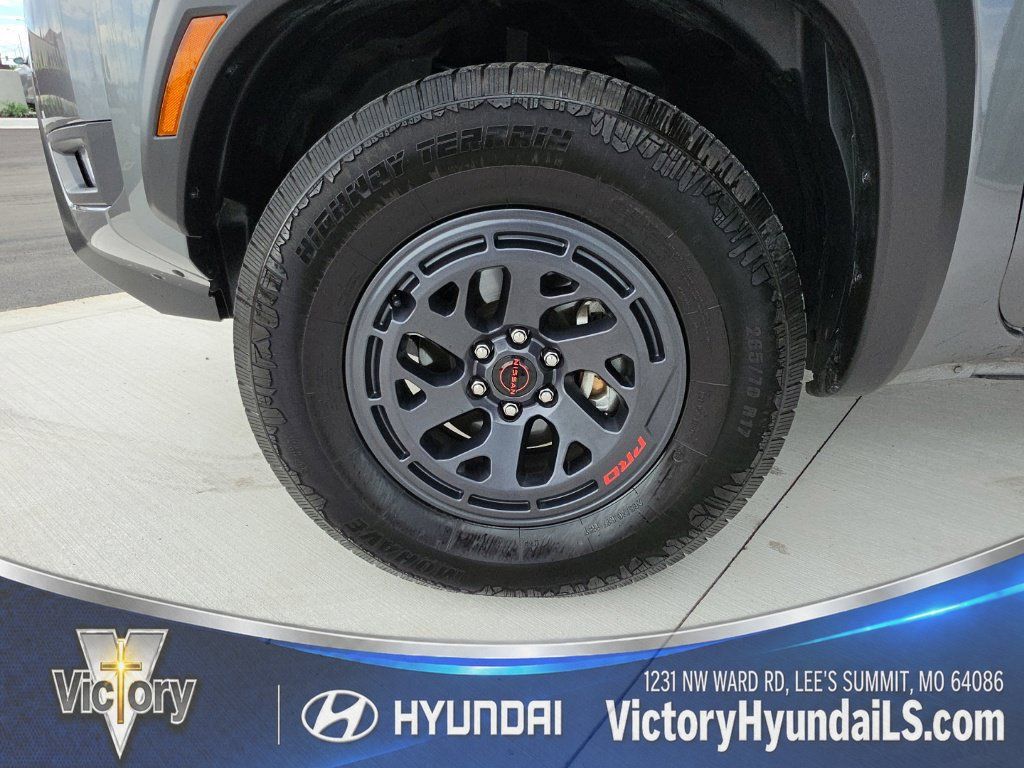 Used 2026 Nissan Frontier PRO-4X AWD/4WD image 10