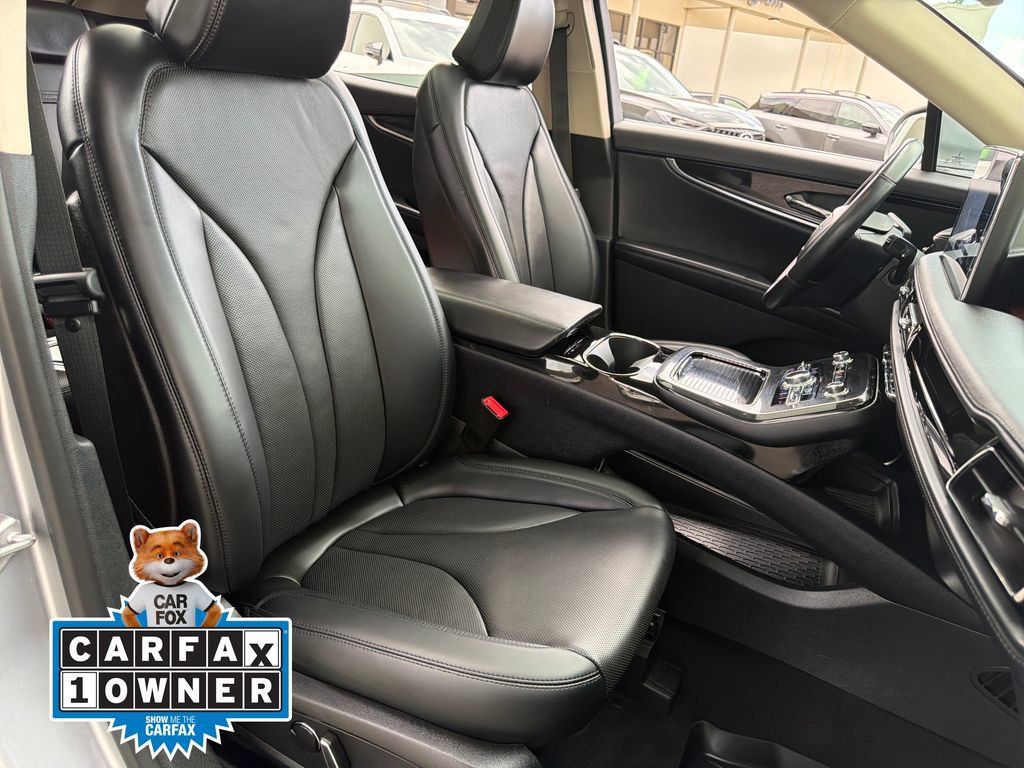Used 2023 Lincoln Nautilus Reserve AWD/4WD image 34