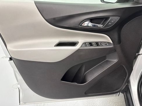 Used 2018 Chevrolet Equinox LS FWD image 18