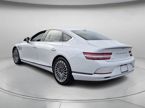 Used 2024 Genesis G80 image 7