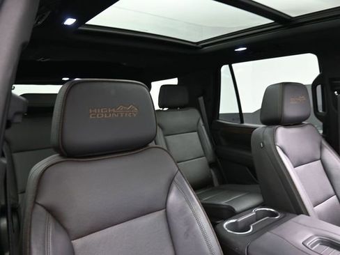 Used 2023 Chevrolet Tahoe High Country AWD/4WD image 32