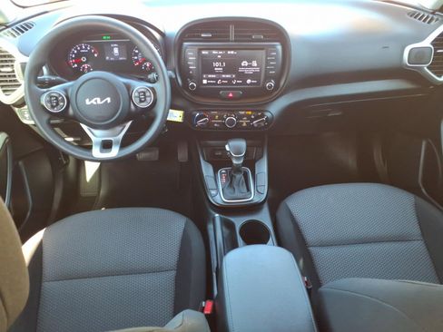 Used 2022 Kia Soul LX w/ Technology Package FWD image 18
