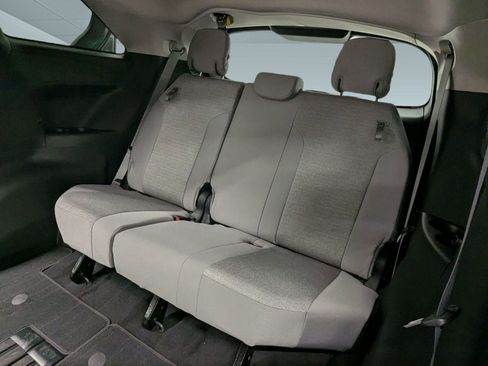 Used 2025 Toyota Sienna LE image 20