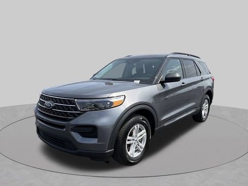 Used 2024 Ford Explorer XLT AWD/4WD image 1