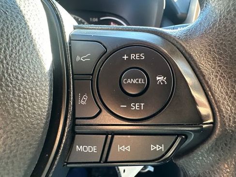 Certified 2025 Toyota RAV4 LE image 31