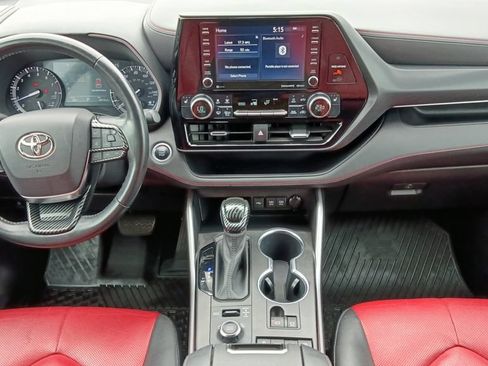 Used 2021 Toyota Highlander XSE AWD/4WD image 19