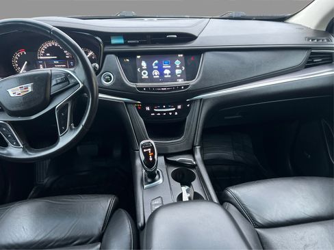 Used 2017 Cadillac XT5 Luxury w/ Driver Awareness Package FWD image 16