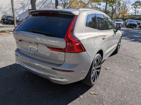 Certified 2023 Volvo XC60 B5 Ultimate w/ Climate Package image 4