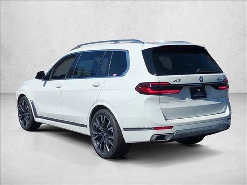Used 2026 BMW X7 xDrive40i w/ Premium Package AWD/4WD image 3