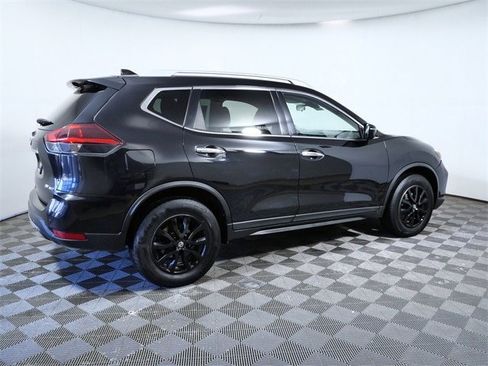 Used 2019 Nissan Rogue SV image 8