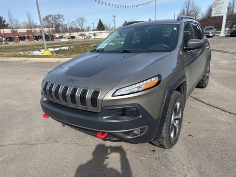 Certified 2017 Jeep Cherokee Trailhawk w/ Cold Weather Group image 8