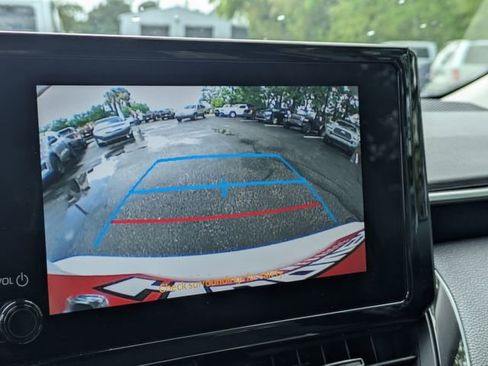 Used 2024 Toyota Corolla LE image 21