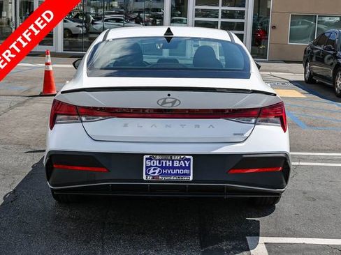 Certified 2025 Hyundai Elantra SEL FWD image 5