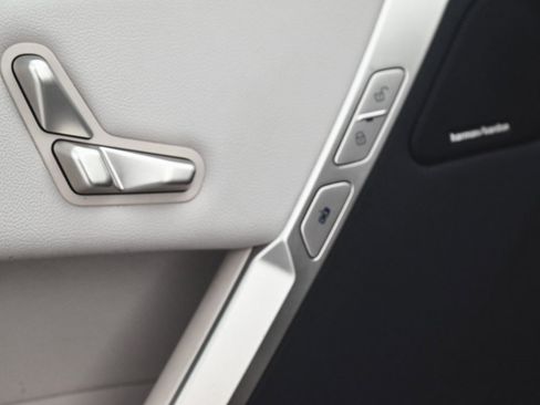 Used 2023 BMW iX xDrive50 w/ Convenience Package image 7