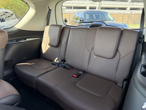 Certified 2024 INFINITI QX80 Premium Select w/ Cargo Package image 17
