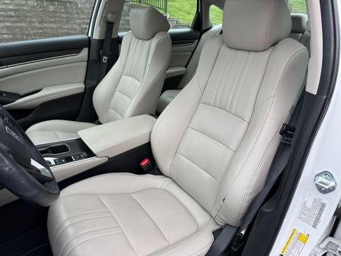 Used 2022 Honda Accord Touring image 17