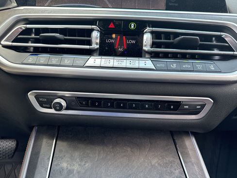 Used 2022 BMW X5 xDrive40i w/ Luxury Seating Package AWD/4WD image 17