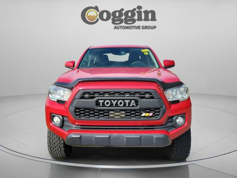 Used 2021 Toyota Tacoma SR5 RWD image 5