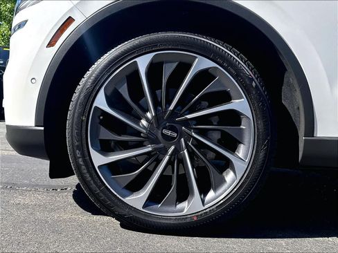 Used 2022 Lincoln Aviator Reserve w/ Equipment Group 201A AWD/4WD image 12