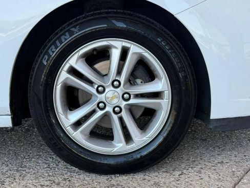 Used 2018 Chevrolet Cruze LT image 53