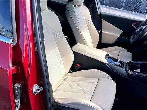 Used 2025 BMW X3 xDrive30i w/ Premium Package image 7