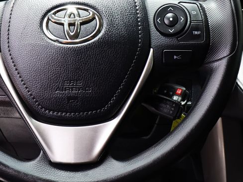 Used 2018 Toyota RAV4 LE w/ All Weather Liner Package FWD image 51