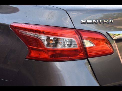 Used 2017 Nissan Sentra SV w/ Driver's Assist Package image 46