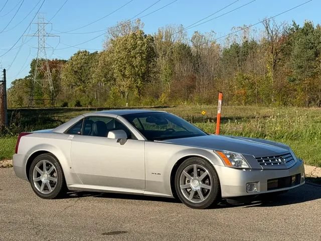 Used 2007 Cadillac XLR RWD image 7