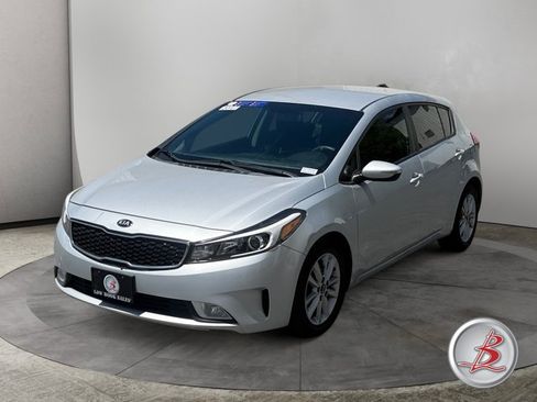 Used 2017 Kia Forte LX w/ Option Group 020 FWD image 3