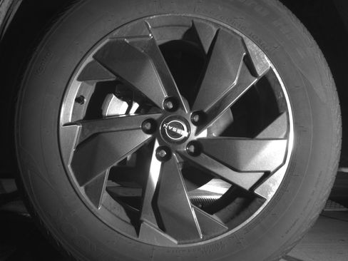 Used 2025 Nissan Rogue SV image 12