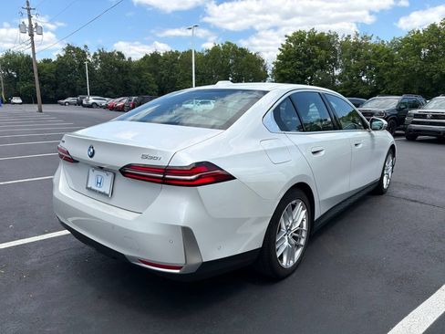 Used 2024 BMW 530i xDrive AWD/4WD image 5