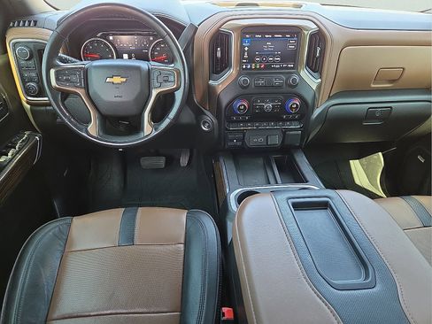 Used 2022 Chevrolet Silverado 1500 High Country w/ Technology Package AWD/4WD image 11