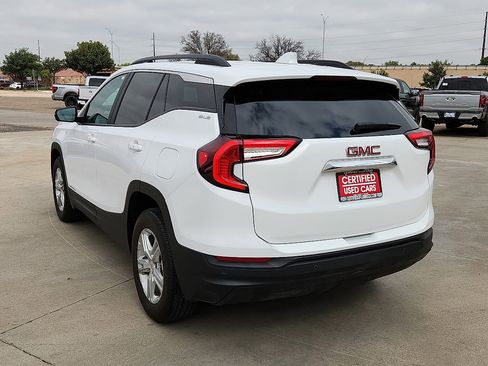 Used 2023 GMC Terrain SLE w/ Driver Convenience Package image 2