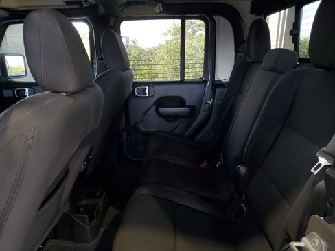 Used 2023 Jeep Gladiator Sport AWD/4WD image 9