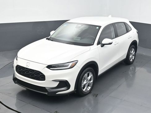 Certified 2025 Honda HR-V LX image 9