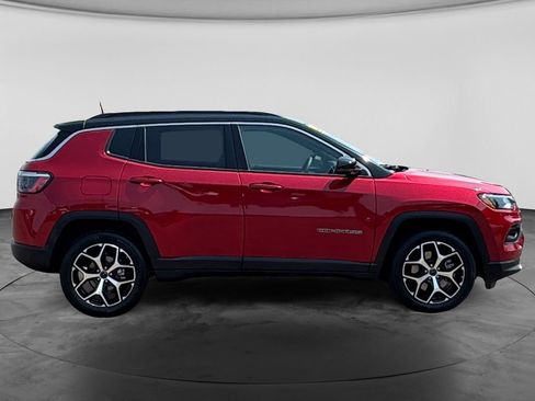 Used 2025 Jeep Compass Limited AWD/4WD image 10