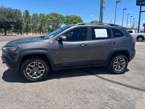 Used 2020 Jeep Cherokee Trailhawk AWD/4WD image 2