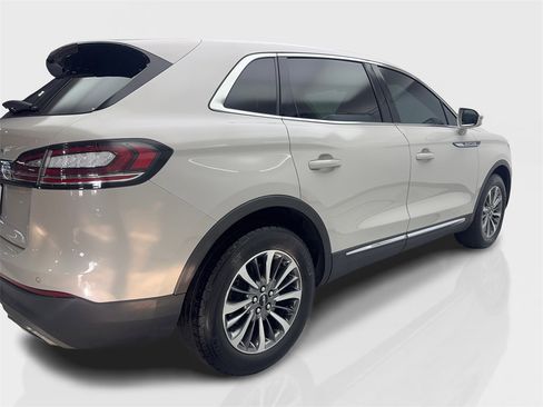 Used 2022 Lincoln Nautilus Reserve image 13