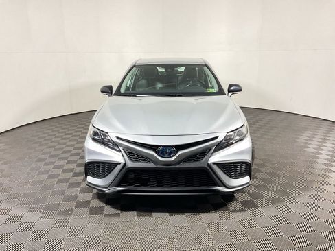 Used 2022 Toyota Camry SE image 4
