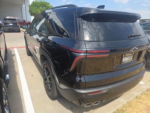 Used 2024 Chevrolet Traverse LT w/ Midnight/Sport Edition FWD image 4